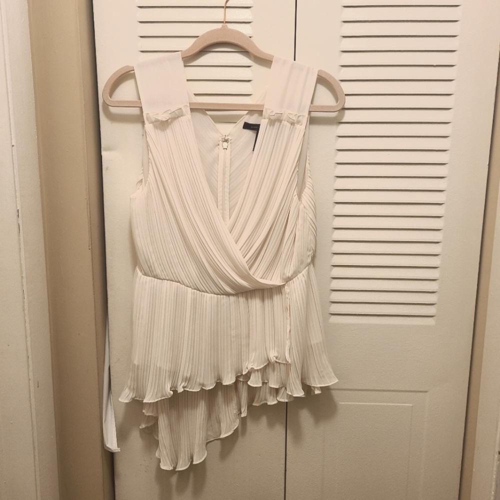 BCBG MAX AZRIA asymmetric top (M)